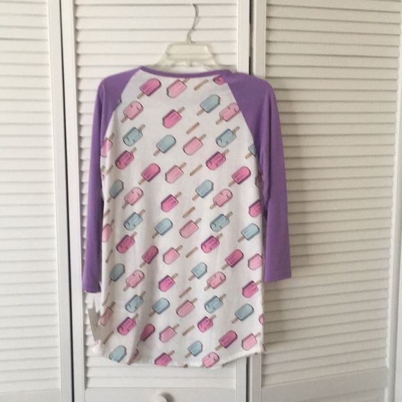 LuLaRue Fun Top! Please feel free to bundle with other items!🤗 - Picture 2 of 3